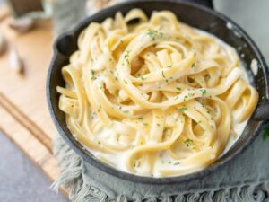 Fettuccine Alfredo